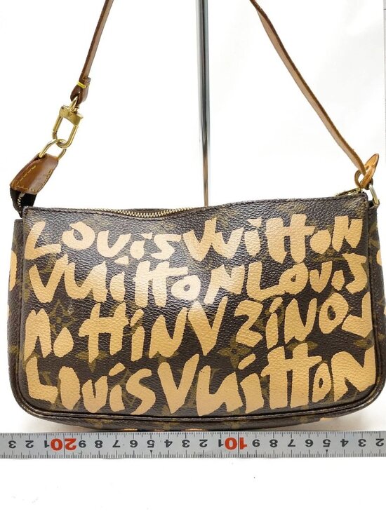 Authentic Louis Vuitton Graffiti Pochette Accessoires Monogram Bag - Picture 3 of 16